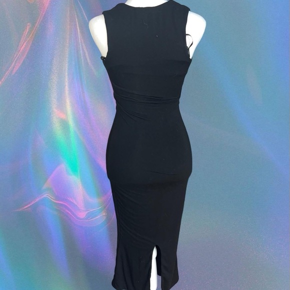 Perfect little black dress Black bodycon midi dress with square neckline - Picture 2 of 3